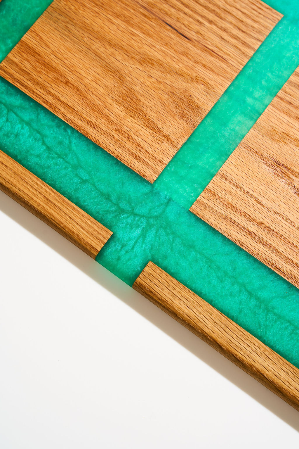 Red Oak & Blue Umbrella Epoxy Serving Board – 15" x 10"