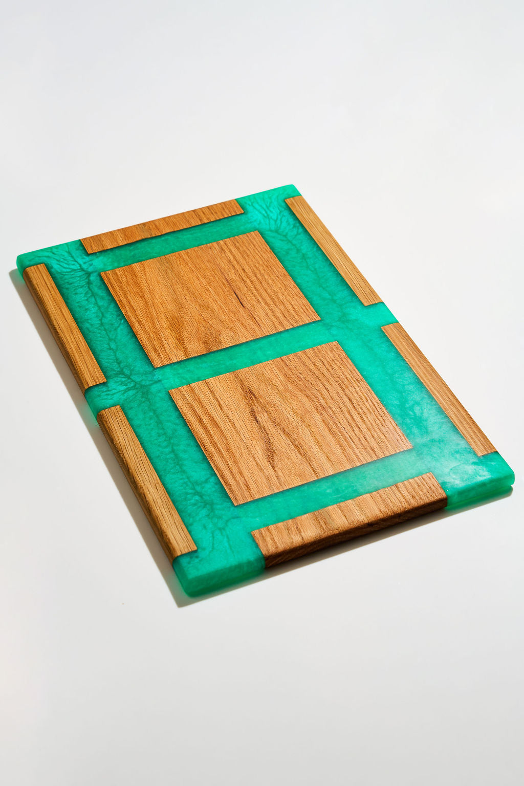 Red Oak & Blue Umbrella Epoxy Serving Board – 15" x 10"