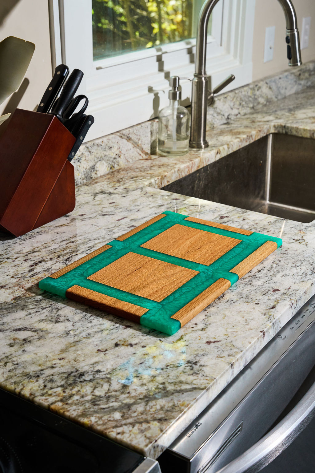 Red Oak & Blue Umbrella Epoxy Serving Board – 15" x 10"